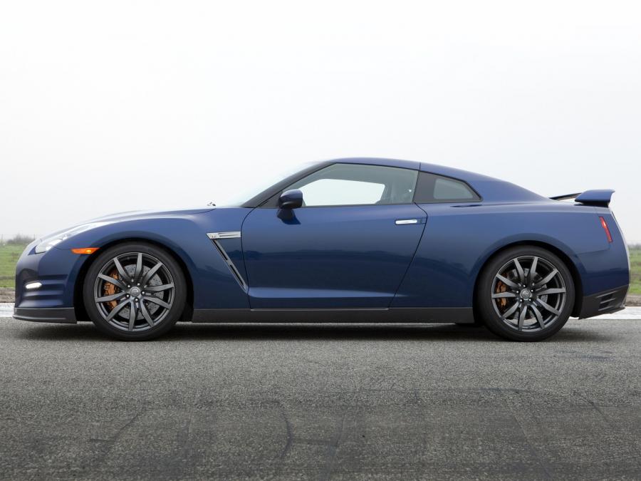 Nissan GT-R Black Edition 2010 года  (US) (фото 17 из 27)